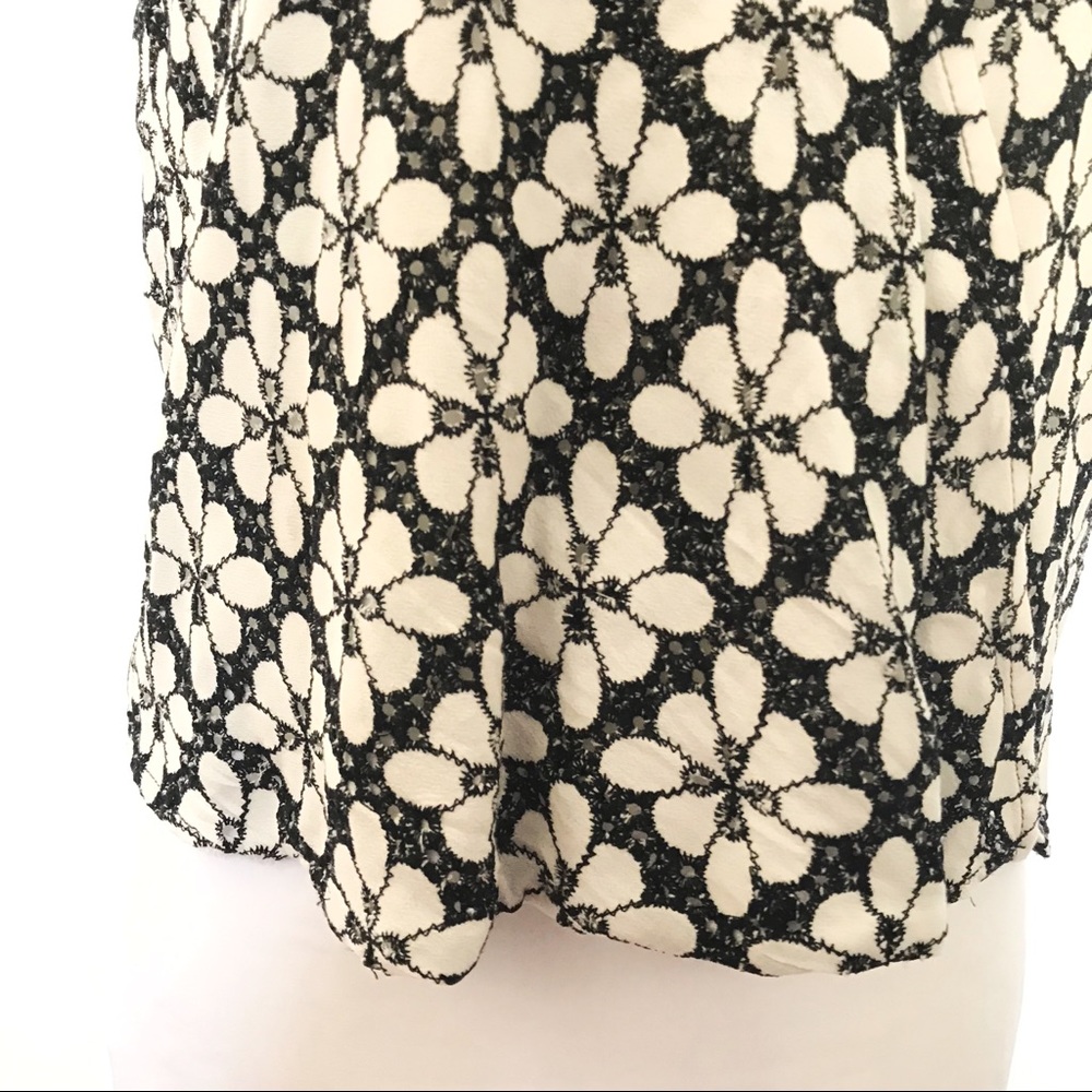 Maeve coralie white black eyelet lace pattern wrap v-neck sleeveless tank top - Picture 7 of 8
